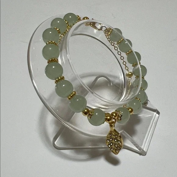 Gold and Green Jade Beaded Bracelet with Leaf Pendant - Picture 5 of 5